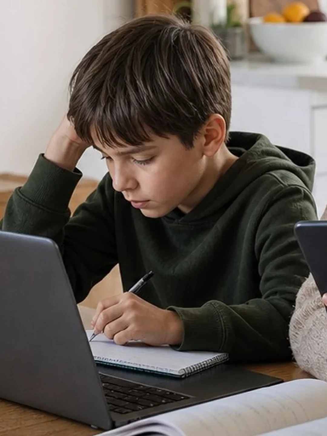 Un foyer connecté se réveille au début de la journée